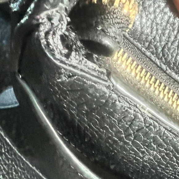 Kate Spade Crossbody Black Bag (gently loved ❤️‍🩹) - Picture 15 of 16